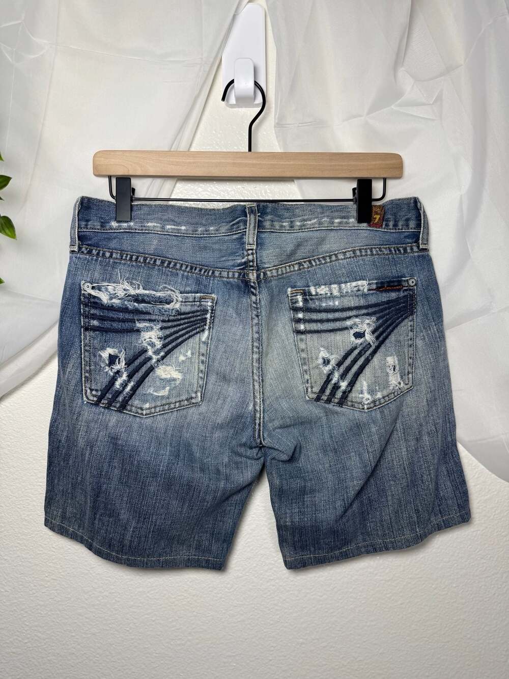 7 For All Mankind Dojo Distressed Denim Shorts Size 28